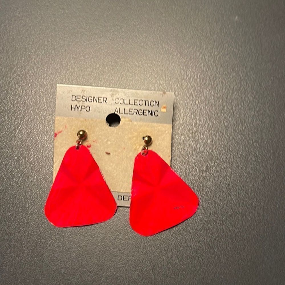 Vintage 1980s red triangle earrings hypoallergenic